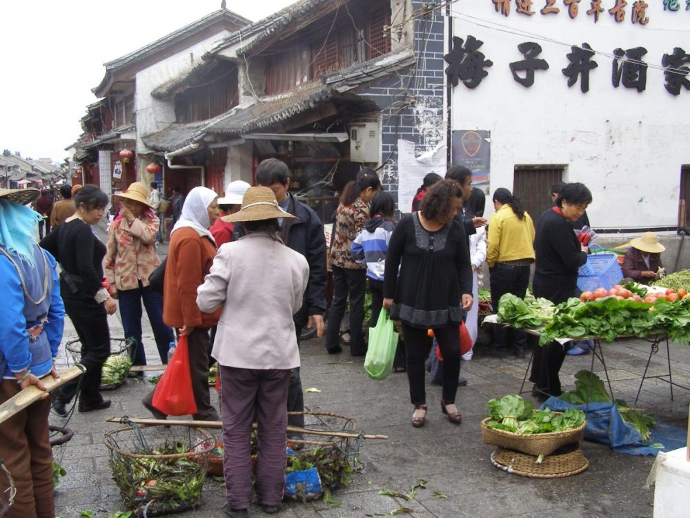 Dali Markt, Leben Kommunikation.