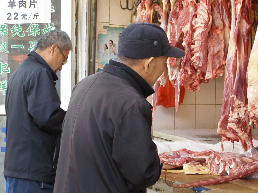 Fleischladen in Peking. Achtung! Durchfall droht oder Bali-Belly.