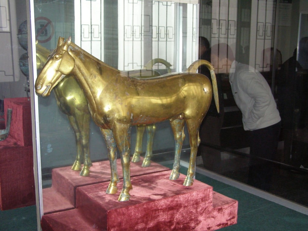 Das Goldene Zeitalter in Chang'an, Pferd in Cina