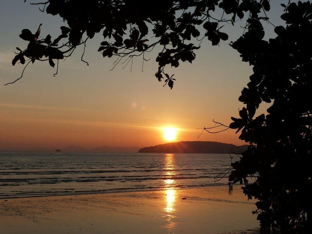 Krabi Sonnenuntergang am Strand und die Musik unterwegs. I am Dreaming of...