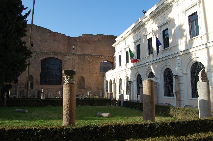 Diokletiansthermen Hof mit Säulen.