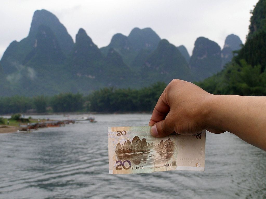 Li-Fluss und 20 Yuan Schein