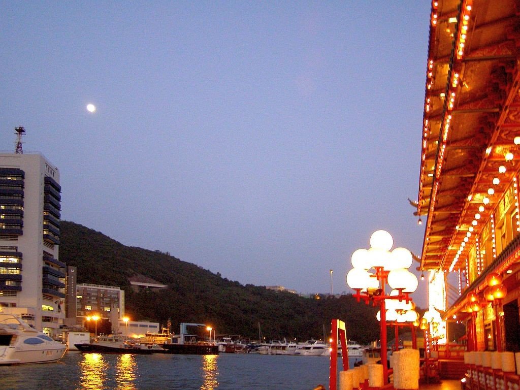 Blick vom Jumbo Restaurant bei Vollmond
