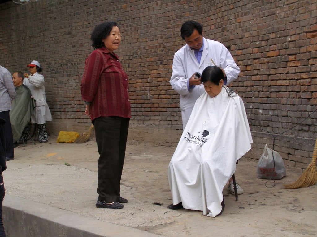 Freiluftfriseur.