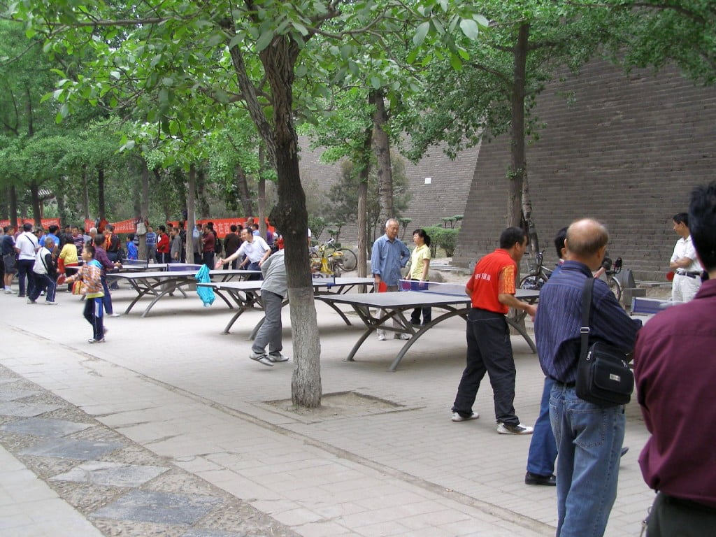 Tischtennis an dder Stadtmauer.