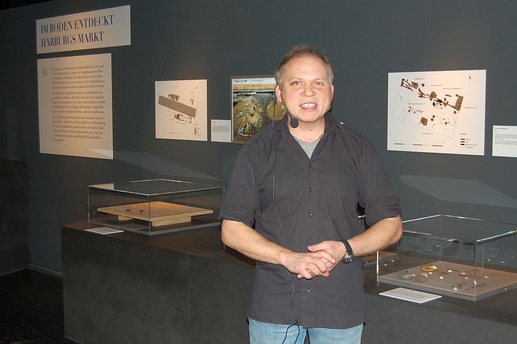 Kay führte uns spannend und fachkundig durch die Ausstellung