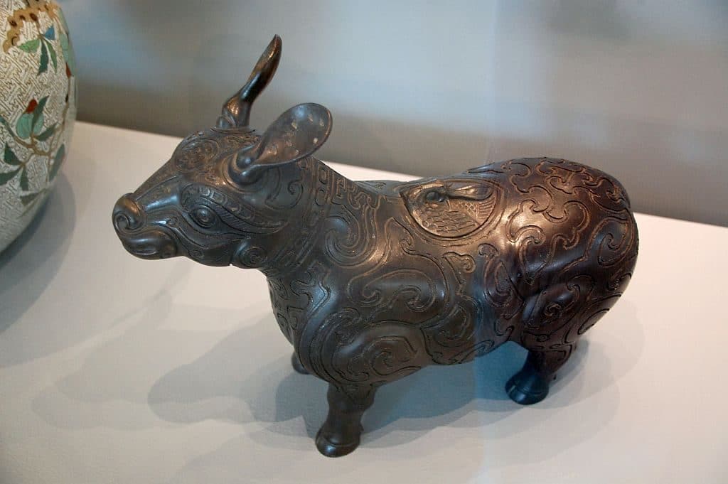 Bronzenes Weingefäß in Form eines Tapirs