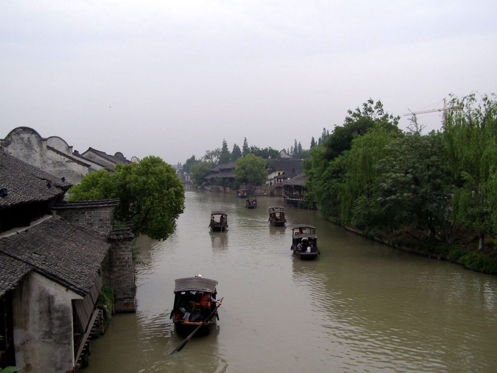 Wuzhen zuaberhaftes Wasserdorf durchzogen von Kanälen.