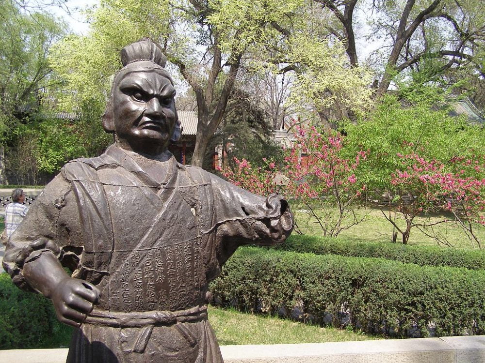 Eiserne Wächterfigur im Jinci Ahnentempel