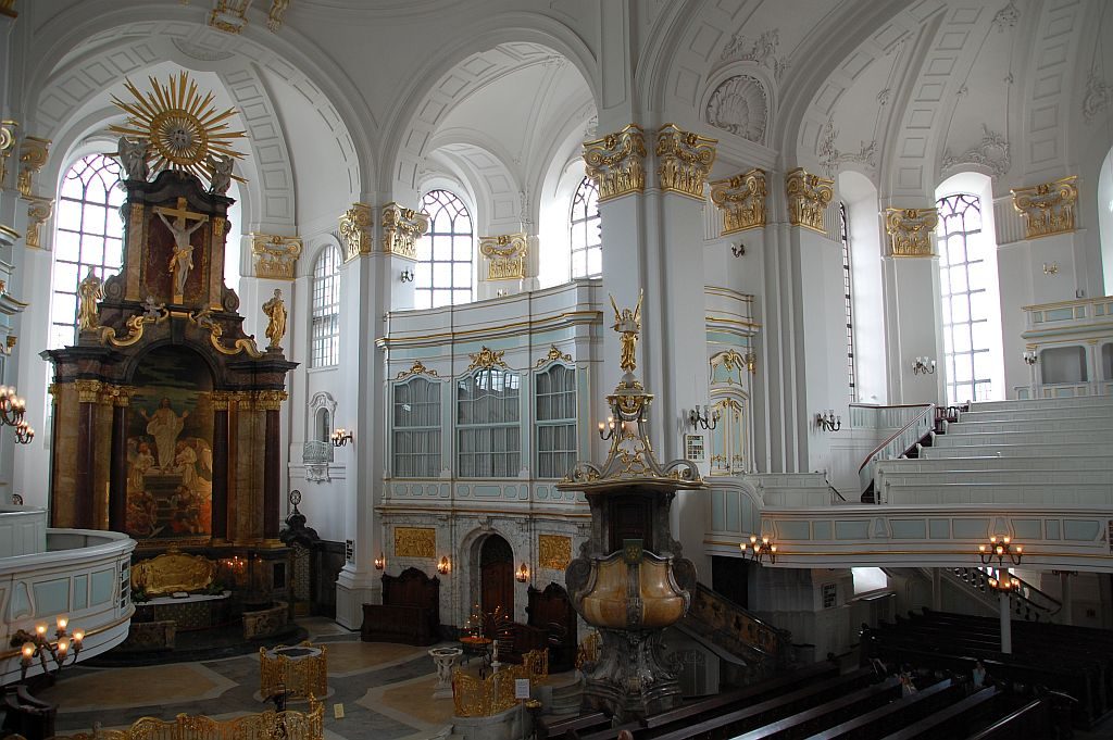 Der barocke Innenraum von St. Michaelis
