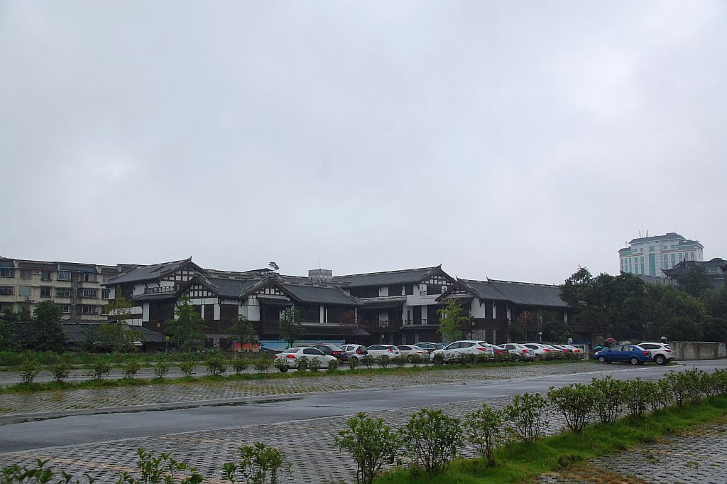dujiangyan-parkplatz