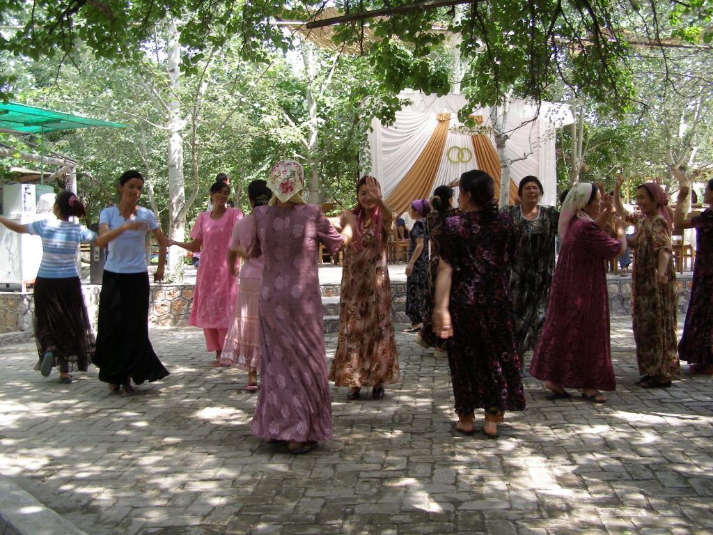 Tanz im Andijan Park