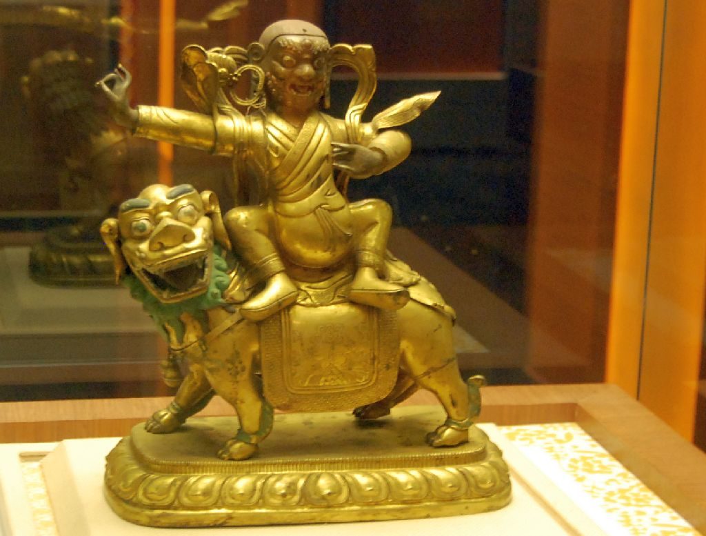 Bodhisattva reitend auf einem Sagentier.