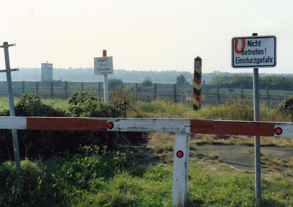 Grenze zur DDR 1986 - Grenzen sind keine Lösung!