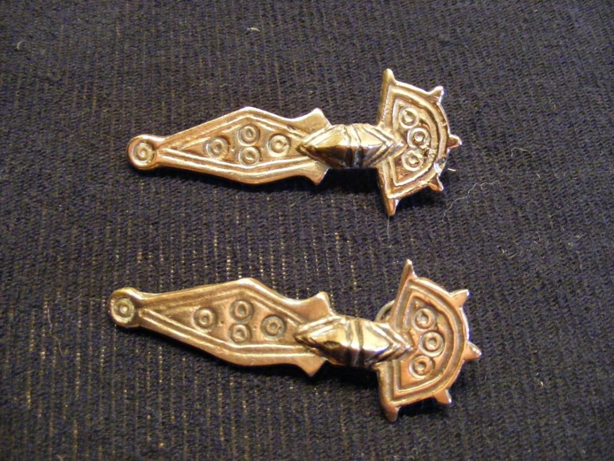 Gewandnadeln